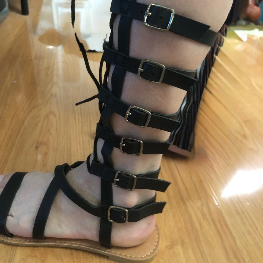 Qupid Black Multi-Buckle Gladiator Knee-High Sandal size 5